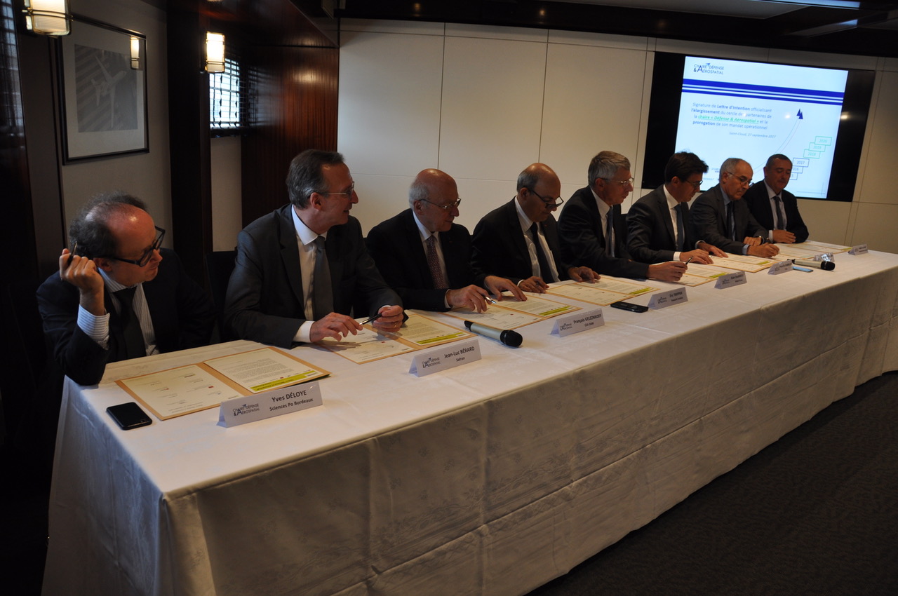 2017-09-chaire-def-aero-signature