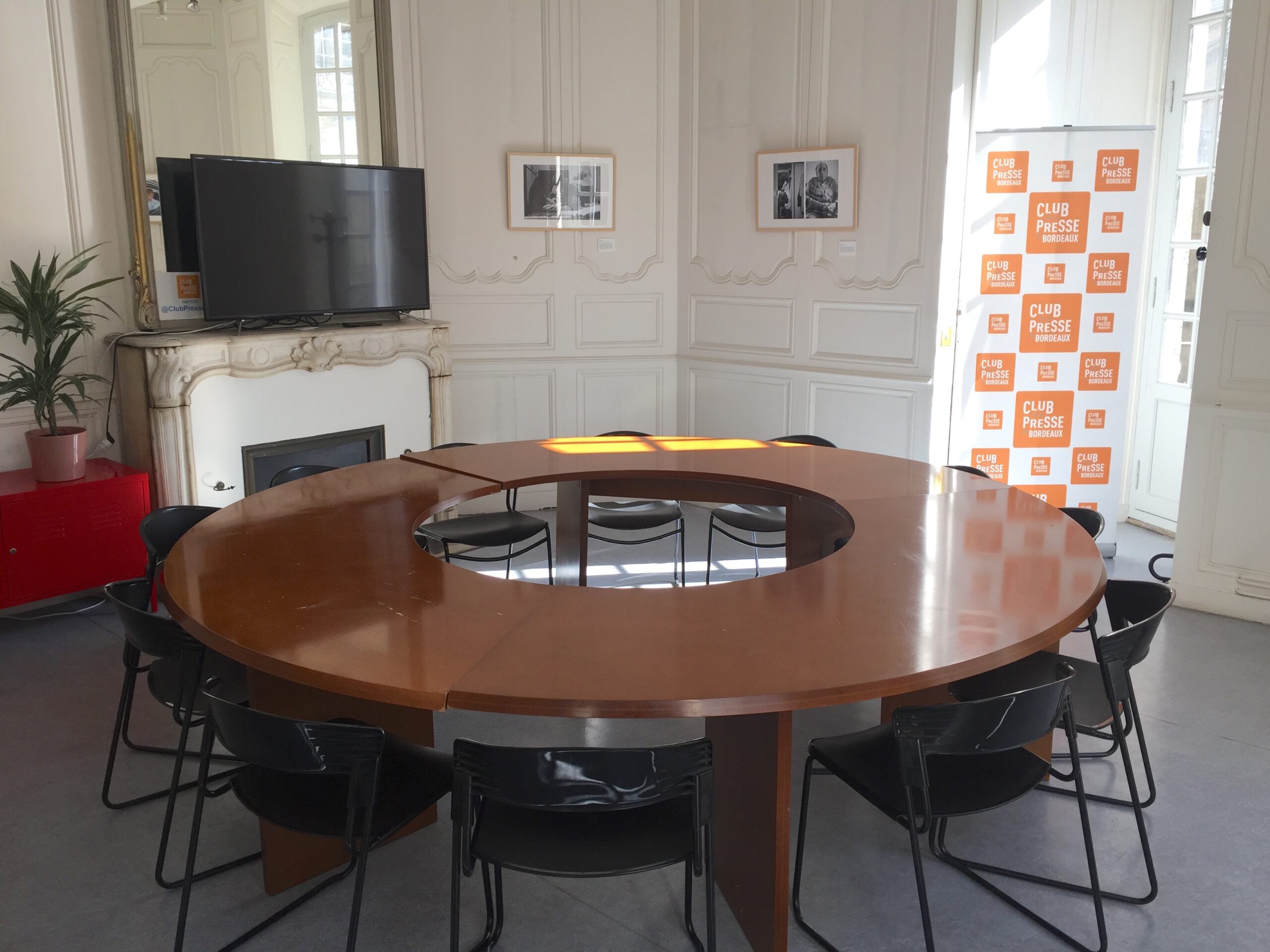 Salle "table ronde" du Club